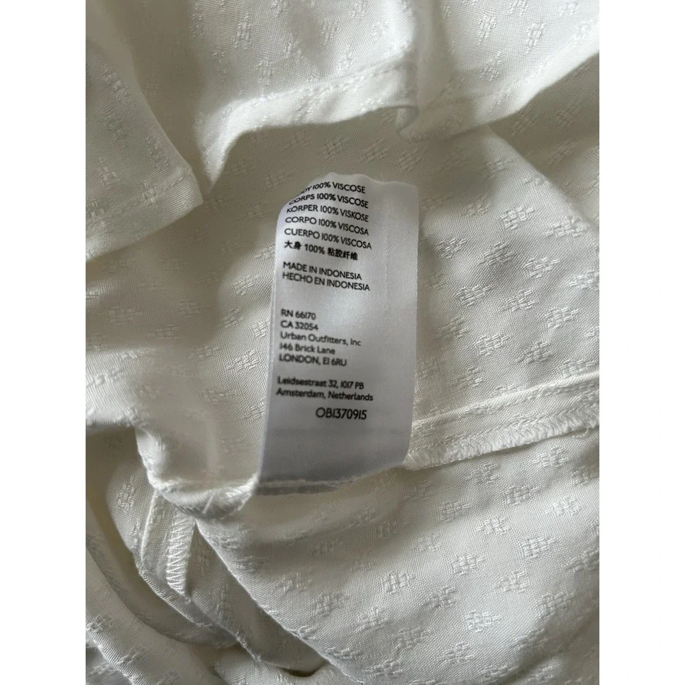 Anthropologie M‎ White Ruffle Blouse Pearl Button Coquette Cottagecore Top Chic